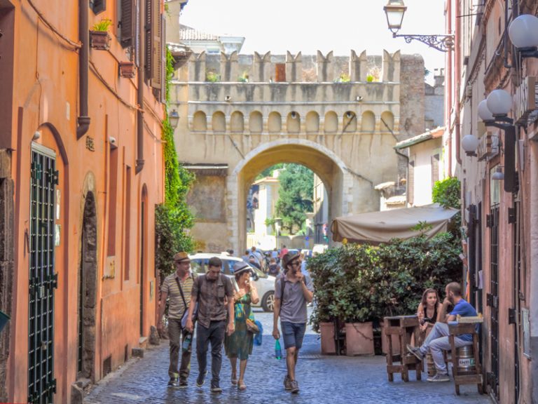 Walks In Rome – Where To Find 8 Fascinating Walks You'll Love