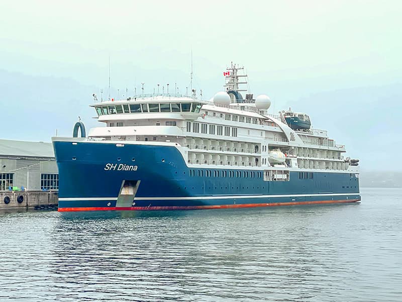 the SH Diana in port